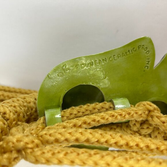 Vintage Macramé w Duncan Ceramics Mushrooms 1975 Towel Hanger - Picture 5 of 5